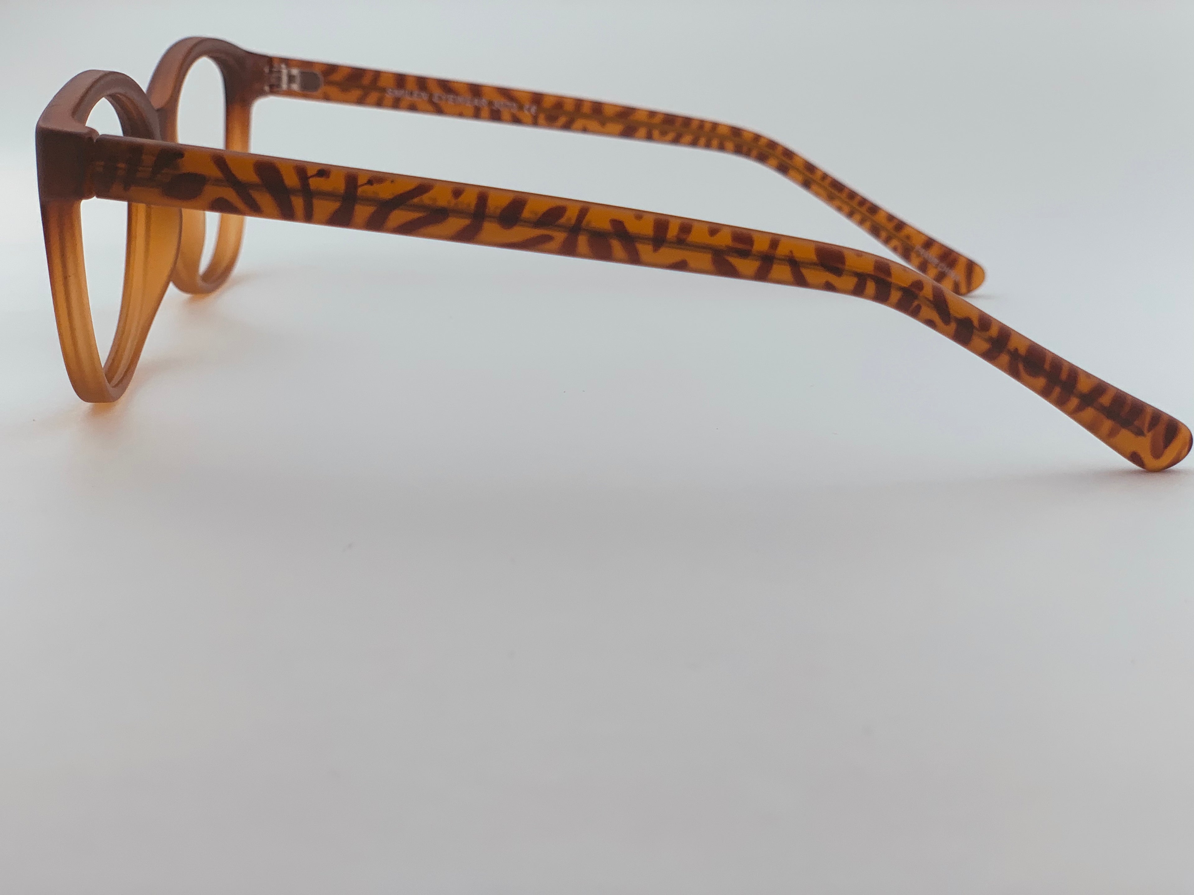 Henna In Burnt Caramel : Women's Oval In Medium