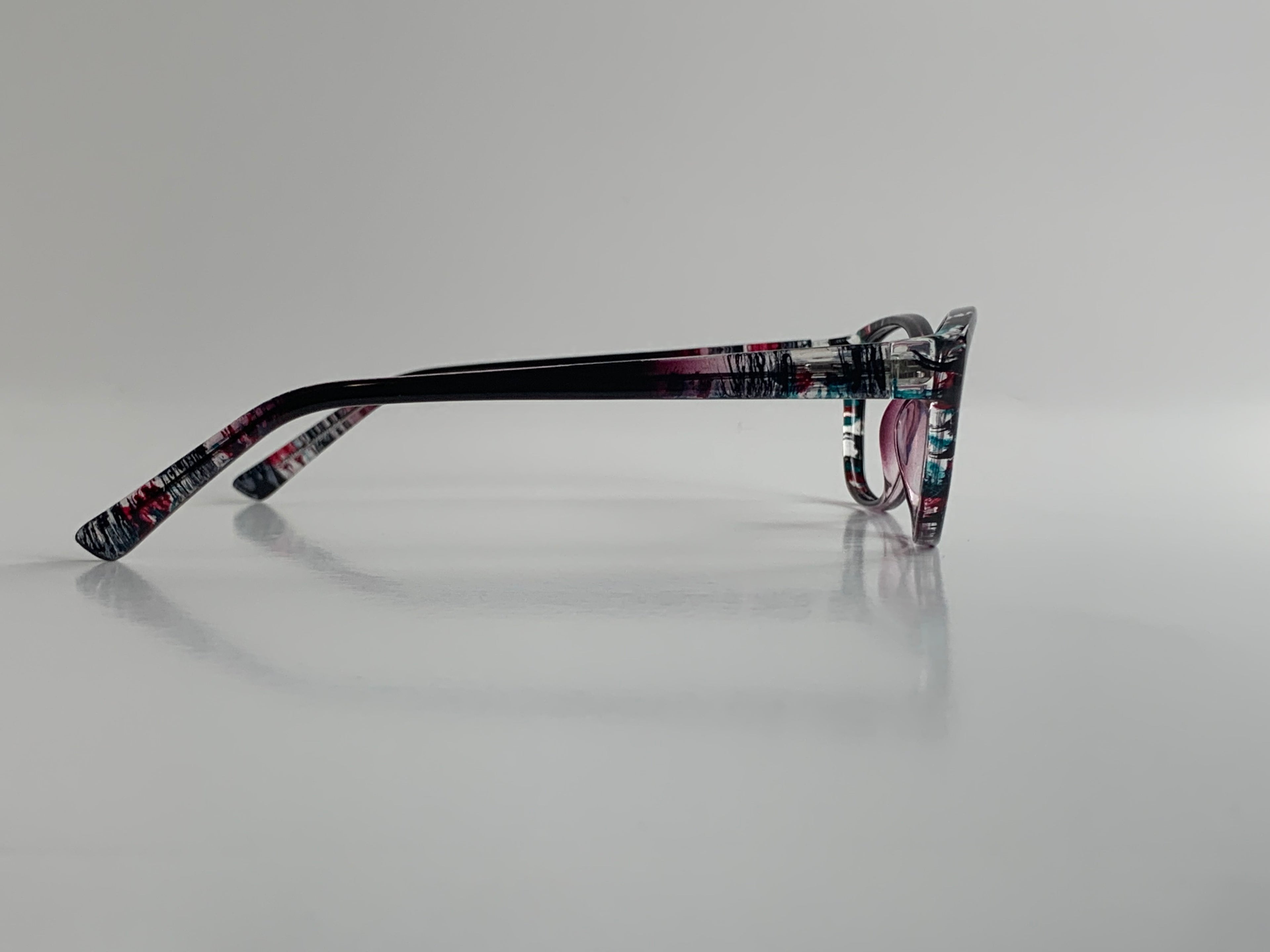 Delilah In Speckled Paint Acetate:  Cat Eye Fits Medium Size Faces